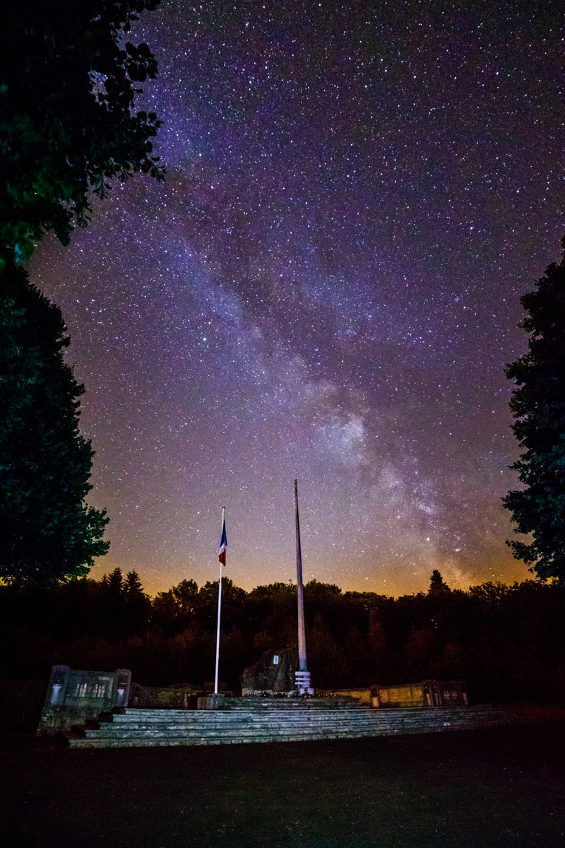 paysmontbeliard's tweet photo. Les 11 et 12 août, venez admirer les étoiles avec l'association Ciel Montbéliard 🌠
📍 RDV à 21h sur l'esplanade du fort du Mont-Bart à #Bavans
☁️ En cas de ciel couvert, les observations seront annulées mais l'exposé du vendredi soir (20h30) sur l'astronomie sera maintenu ⭐🌜🔭 https://t.co/tAwkbL3MWi