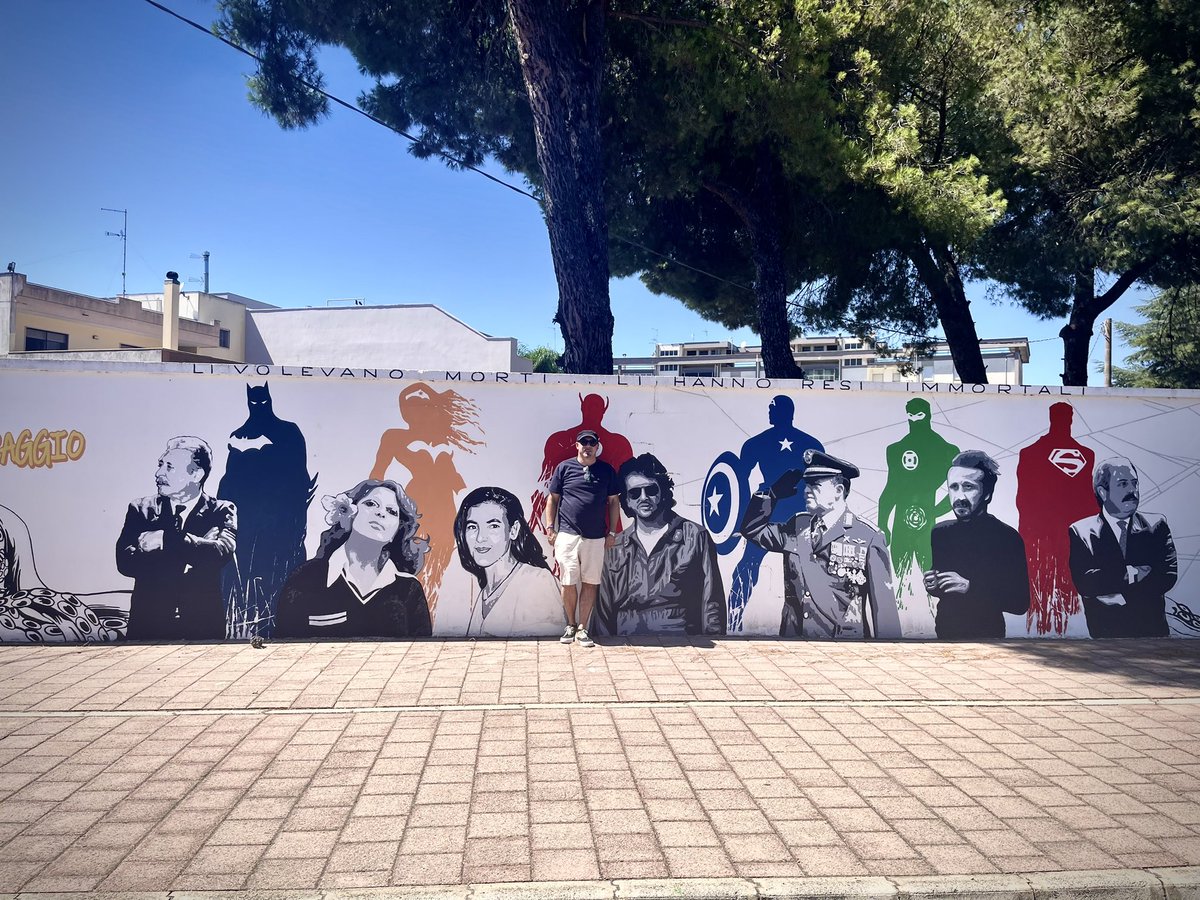 venezianogiusep's tweet photo. I miei veri SuperEroi #giuseppeveneziano #ilmurodelcoraggio #galatina @galatinait https://t.co/5lfQ6RB302
