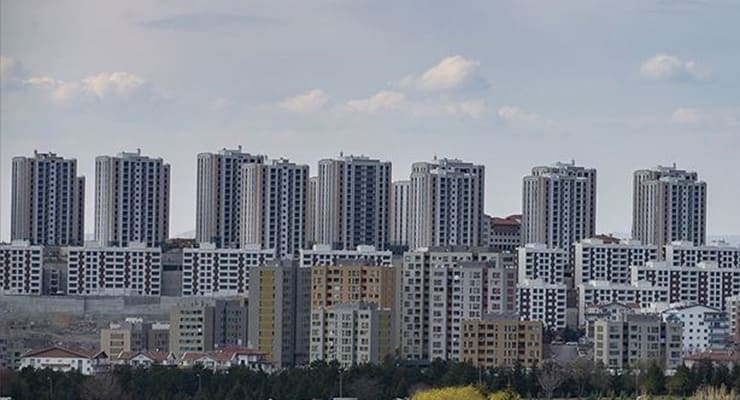 Biz artık,
Partileri değil, sistemi sorgulamalıyız?

Çünkü hepsi aynı sistemin parçası.
Bu sistemin bize layık gördüğü hayat nedir? 

Bir bize layık görülene bir de Avrupa'daki  insanların yaşam standartlarına  bakalım.

Plansız, rant temelli şehirler, adaletin , eğitimin