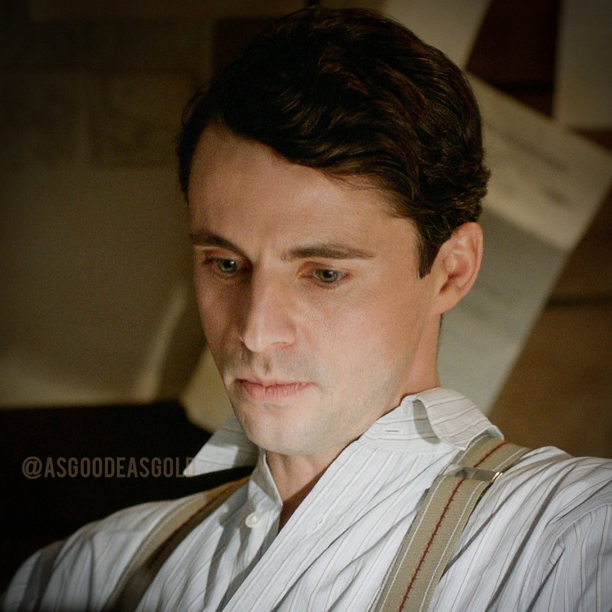 asgoodeasgold's tweet photo. A pensive Stanley.
See other post for reel.
#matthewgoode #stanleymitchell #dancingontheedge
📷 BBC Dancing on The Edge (2013) my edits https://t.co/k0LWnL6doj