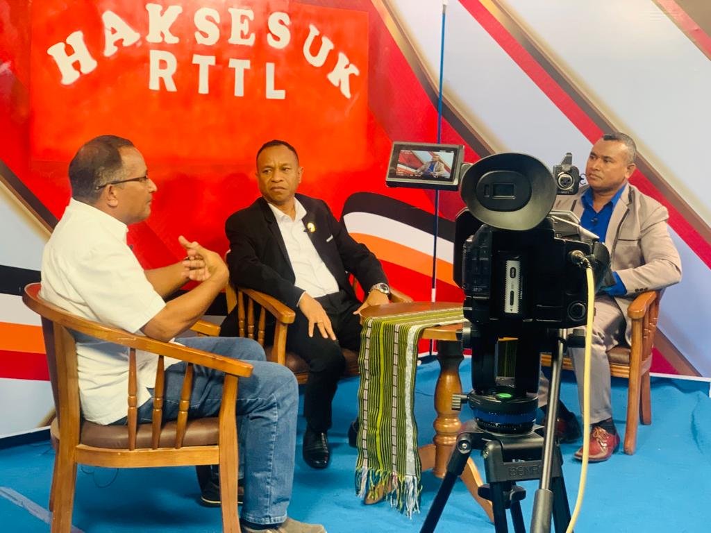 MediaTane's tweet photo. East Timor Consumers Protection @MediaTane participated in the debate organized by public TV on prices of basic necessities; one of the speakers was Minister of Trade and Industry, Tuesday, 08 August 2023.
@MediaTane 
@decoassociacao 
@DECOJovem 
@decoproteste https://t.co/9Wqca1cRq2