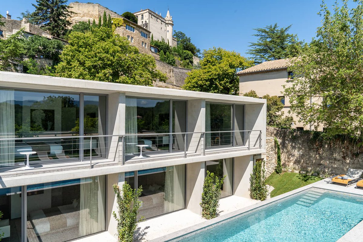 Destination la Drôme provençale à la découverte du Pavillon M, une maison d'hôtes de luxe très contemporaine.

sudissimo.com/maison-d-hote/…

#provence #drome #dromeprovencale