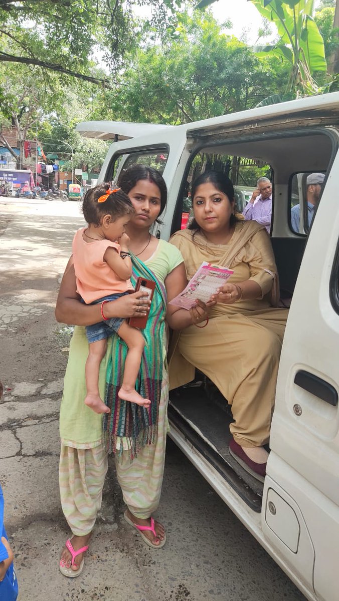 DMNewDelhi's tweet photo. Outreach Vaccination at G-point jhuggies under IMI 5.0 on 08.08.23 by the staff of Shishu Kalyan Kendra MCW Centre. @LtGovDelhi @MoHFW_INDIA @SantoshRai_IAS https://t.co/R8rVXpOjCR