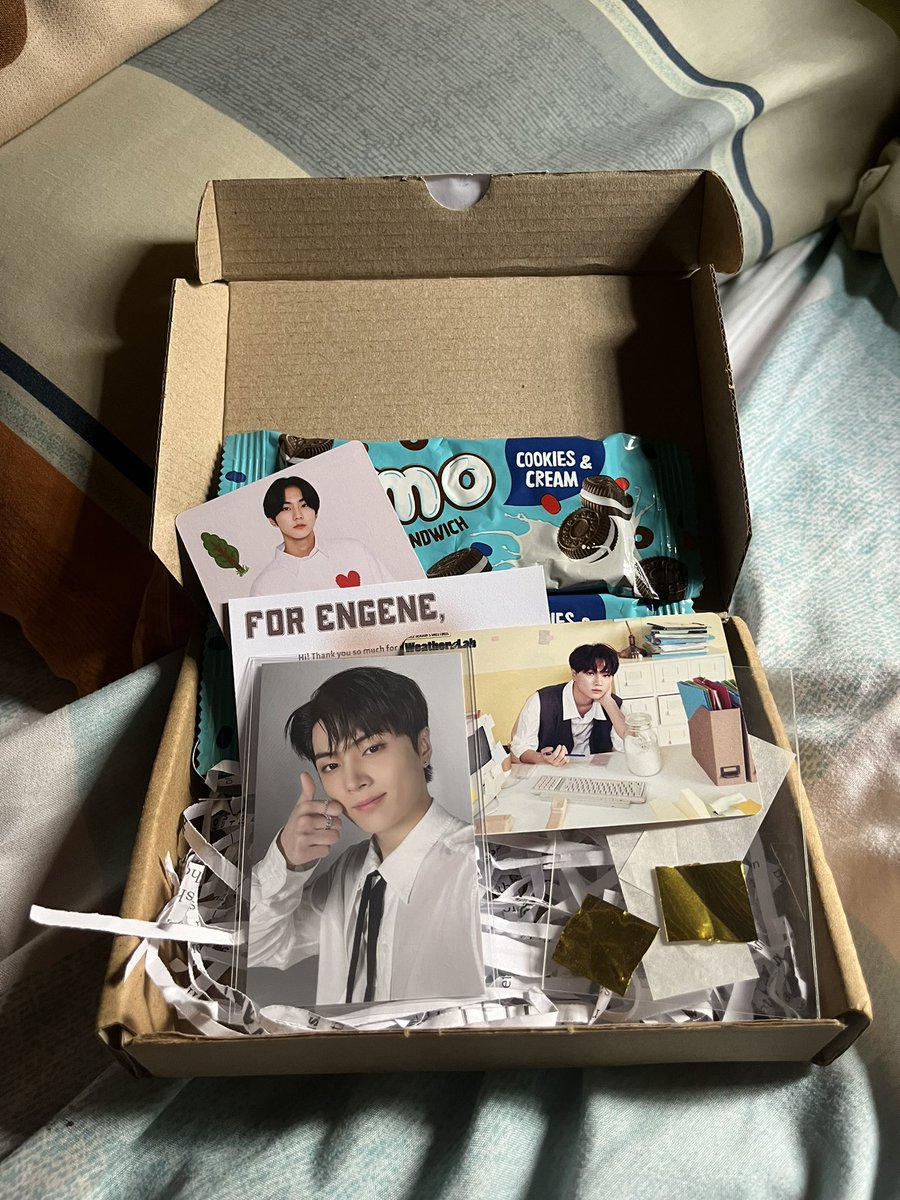justmeowzz's tweet photo. [#jeahappymails 🌸] 

UE😭ue😭Ue😭EU😭 pogi saur much!! Thank you for da budol @prioikeu!! Parang gusto ko na din kunin si sunoo sayo 👹 charez HAHAHAHAHA jay safely arrived! To more budols 😙 #fromikeu https://t.co/cDl0JOcVrP