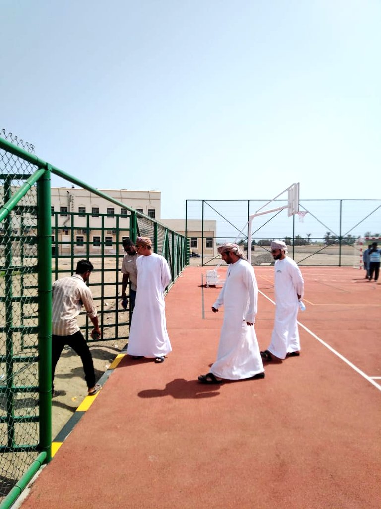 alsuwaiqmoe's tweet photo. #فعاليات_تعليمية_شمال_الباطنة
#مدارسنا_مستقبل_واعد
لجنة استلام مشروع الصيانة بدائرة المشاريع والخدمات وقسم المشاريع والخدمات بإدارة التربية والتعليم بالسويق تستلم مبنى مدرستي جميل بن خميس السعدي وأسماء بنت عمرو https://t.co/2r8fluDCi0