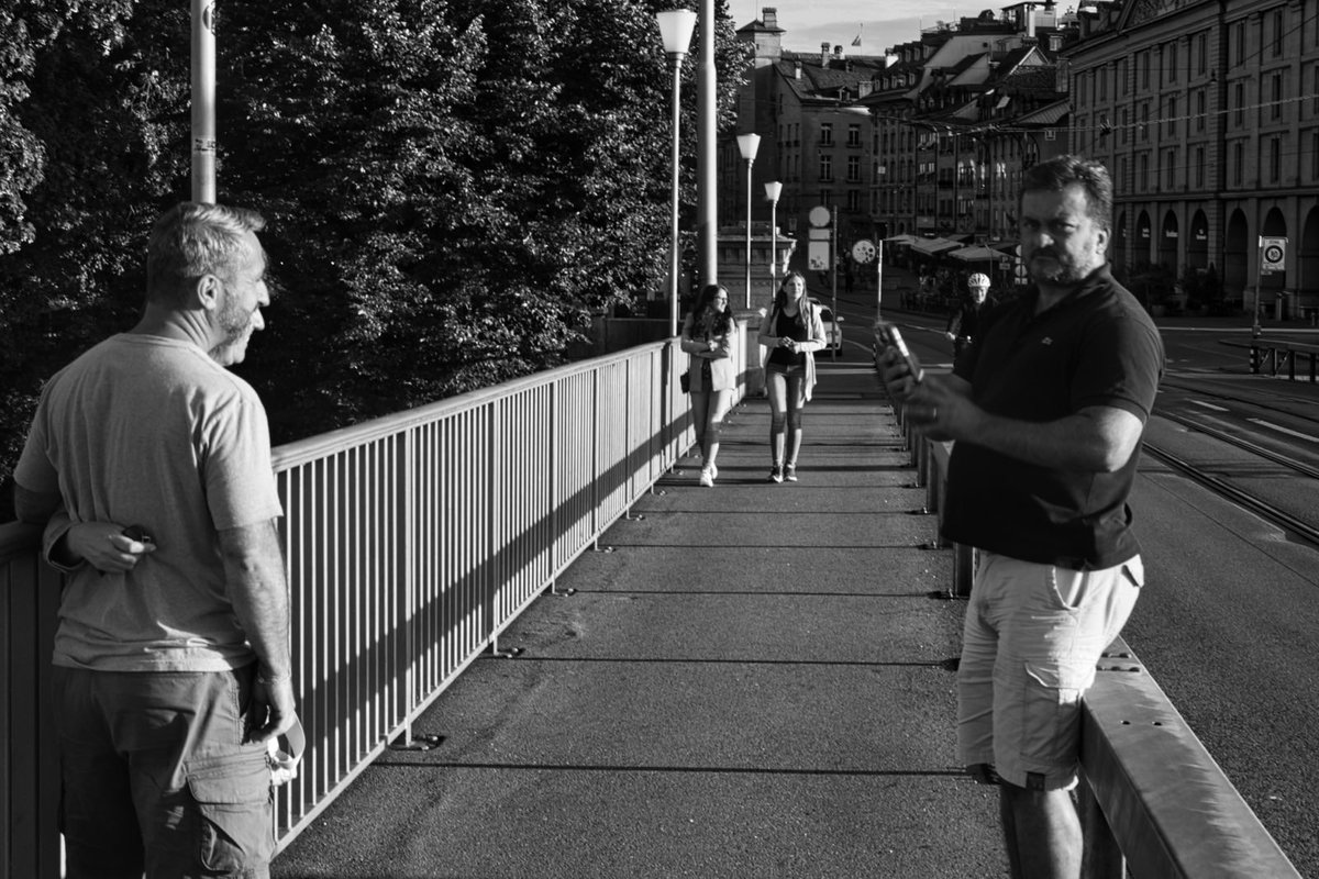 Downtown Bern, yesterday
#streetphotography #ThePhotoHour
#Dailypicturetheme  #Berne #streetphotographer