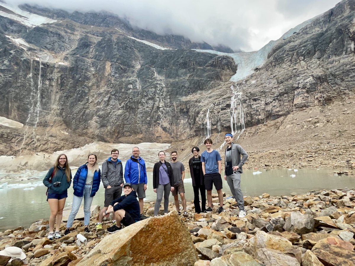 Another great annual retreat for <a href="/HallBoronLab/">Hall Research Group at UAlberta</a>, mixing science and outdoorsy activities. Here hiking in Jasper National Park. #BoronAlbertaMeeting
