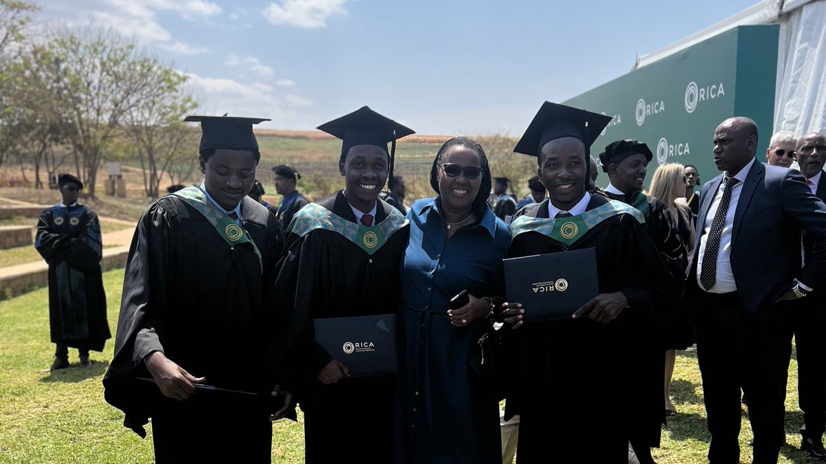 jcniyomugabo's tweet photo. Yesterday I graduated from @RICA_Rwanda with a Bachelor of Sciences in Conservation Agriculture and a specialization in Irrigation and Mechanized Agriculture. https://t.co/VEZkPB3mvJ