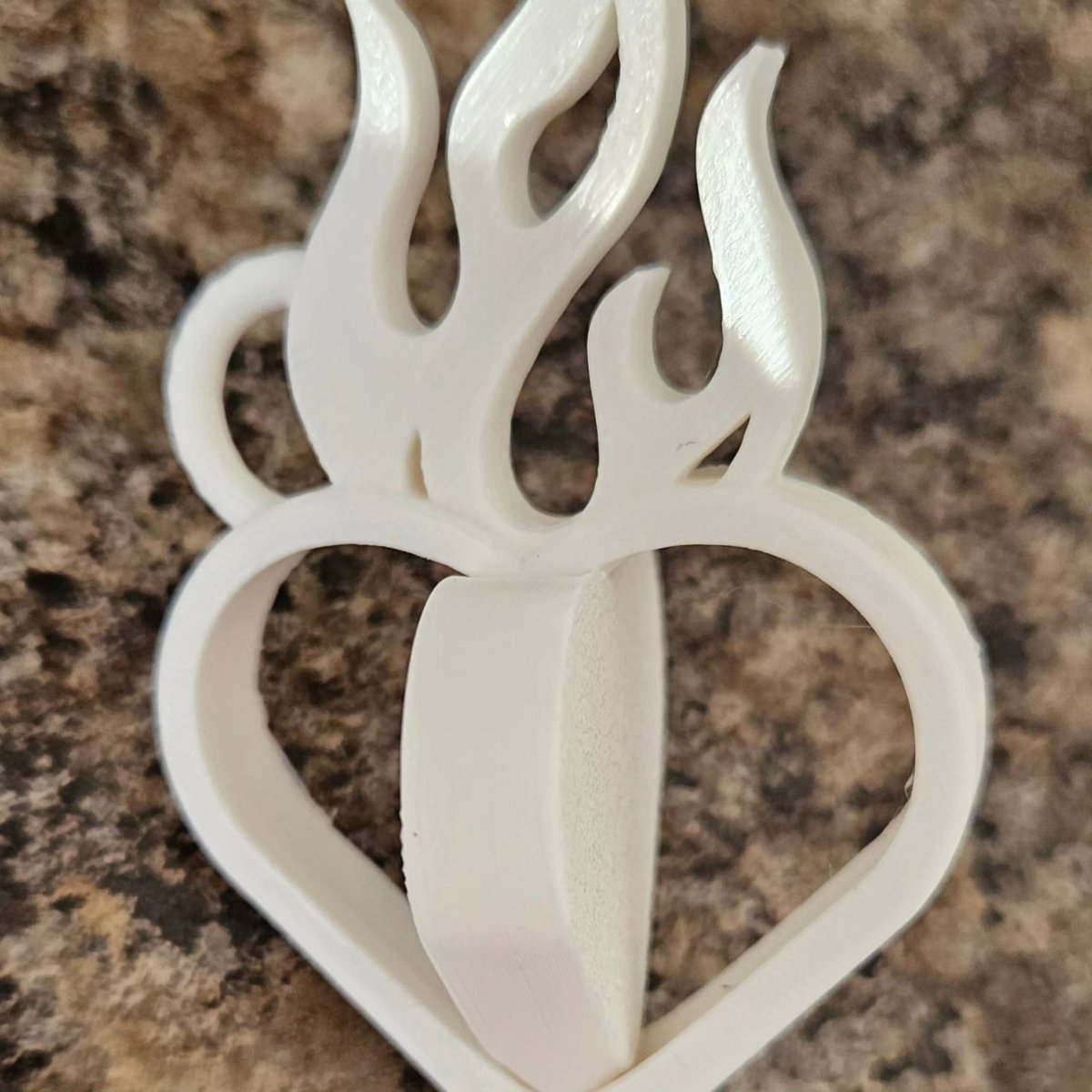 HamsterPrints's tweet photo. Custom Spinning flaming heart keyring #3Dprinting #keyrings #heart https://t.co/HlAvqCtkq2