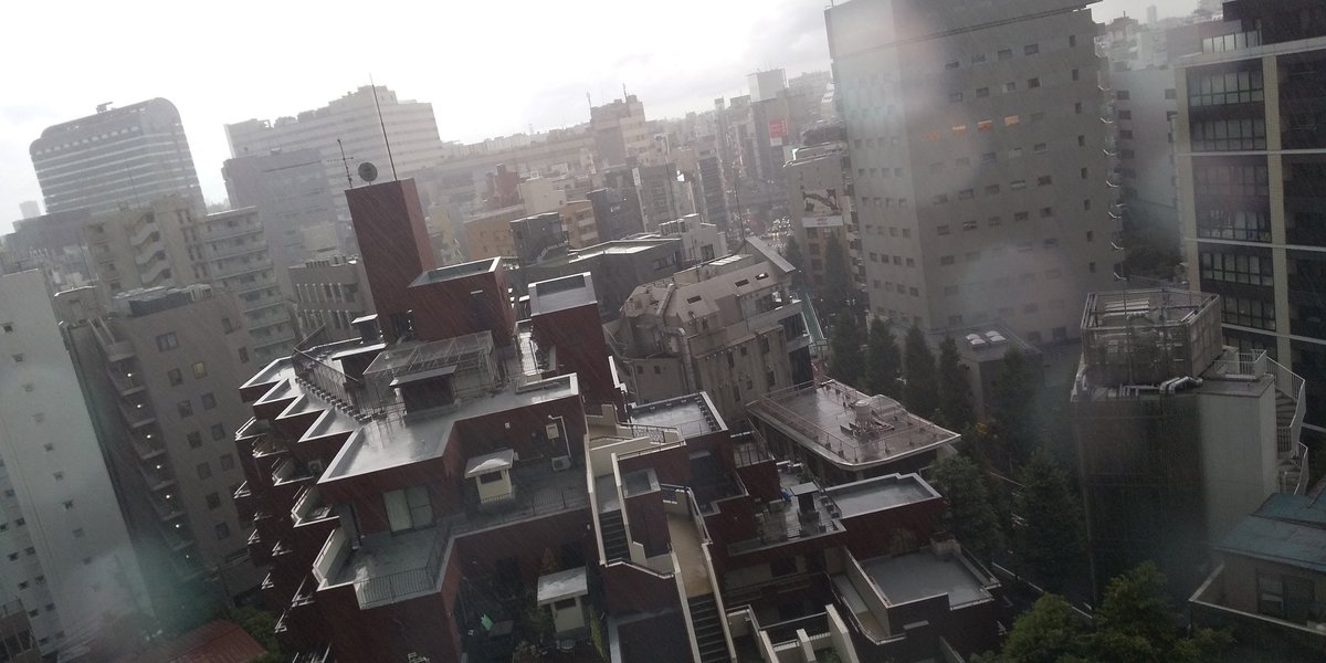 PJHD_1101's tweet photo. 恵比寿雨がぁぁ… https://t.co/5czcGsxoqi