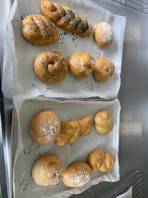 MoultonCollege's tweet image. 🍞 Discover your inner baker! Join our Bread Making Course on Tuesday 15 August. 

Swipe for mouthwatering creations. 

Elevate your baking skills now! Don&apos;t miss out! 🎉👨‍🍳 

#BreadMakingCourse #BakingSkills

Sign up: moulton.ac.uk/courses/fd13/i…