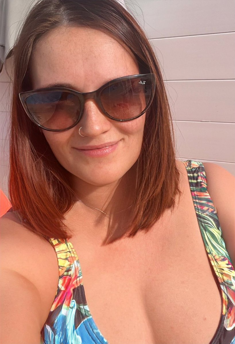 littlemisslee23's tweet photo. Gorgeous sunny Morning from France ☀️☀️ https://t.co/1ALpHg4QeG