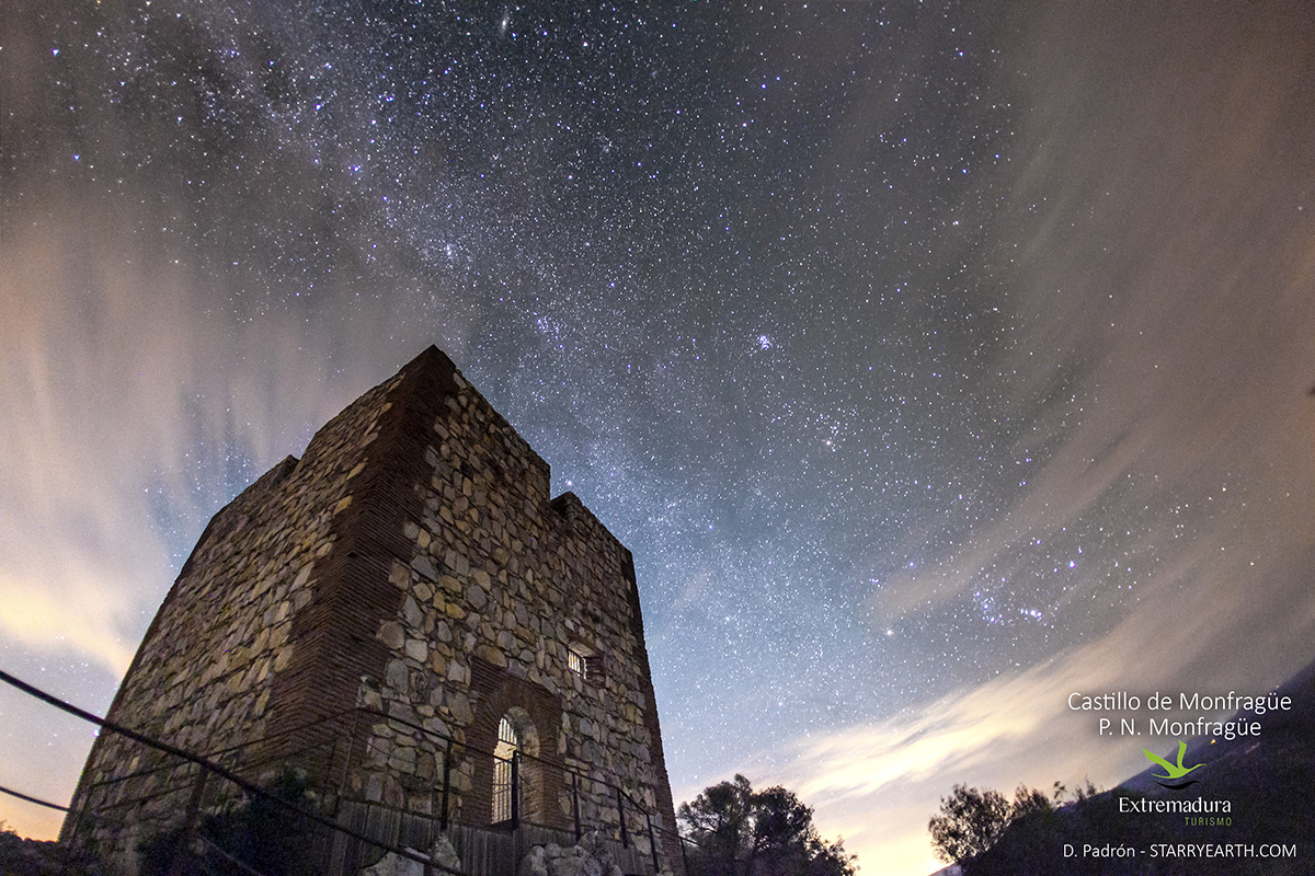 Junta_Ex's tweet photo. Se acercan las esperadas Perseidas o Lágrimas de San Lorenzo y Extremadura es el lugar perfecto para disfrutarlas.

El canal Sky Live TV ha elegido El Anillo (Guijo de Granadilla) para retransmitir esta lluvia de estrellas  a todo el mundo.

🗓 Noche del 12 al 13 de agosto https://t.co/yTAqwcEaps