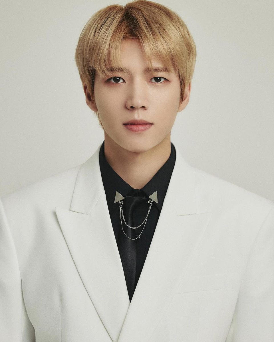 NWHLOOKS's tweet photo. 인피니트 콘서트 MD 증명사진 #남우현 💙

(출서 : sangchuly님) https://t.co/GiBa6MXNZP