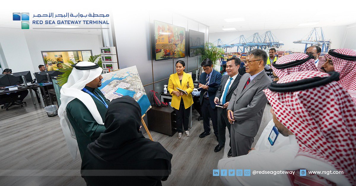 redseagateway's tweet image. Honored to host Consul General of Thailand in Jeddah, Mr. Kittinai Nootakul, and delegation at Red Sea Gateway Terminal. Showcased operational and developmental processes, highlighting commitment to excellence. #RedSeaGatewayTerminal #JeddahIslamicPort #OperationalProcesses