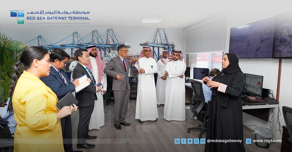 redseagateway's tweet image. Honored to host Consul General of Thailand in Jeddah, Mr. Kittinai Nootakul, and delegation at Red Sea Gateway Terminal. Showcased operational and developmental processes, highlighting commitment to excellence. #RedSeaGatewayTerminal #JeddahIslamicPort #OperationalProcesses