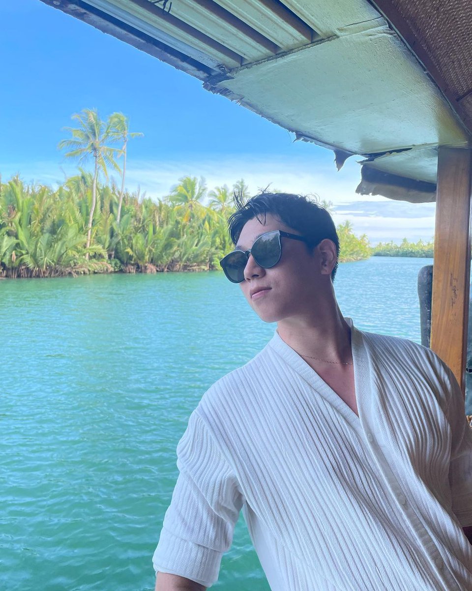 Tinkerland0303's tweet photo. 230809 [#YOUJIN] Yujin Instagram post

#selfie #photodump #philippines #philippinestravel #ootd #fullbodyshot #Bohol #workingoutfigting

#김유진 #유진 #유진짱짱 #KIMYOUJIN

1/2 https://t.co/ub6t3GGcIq