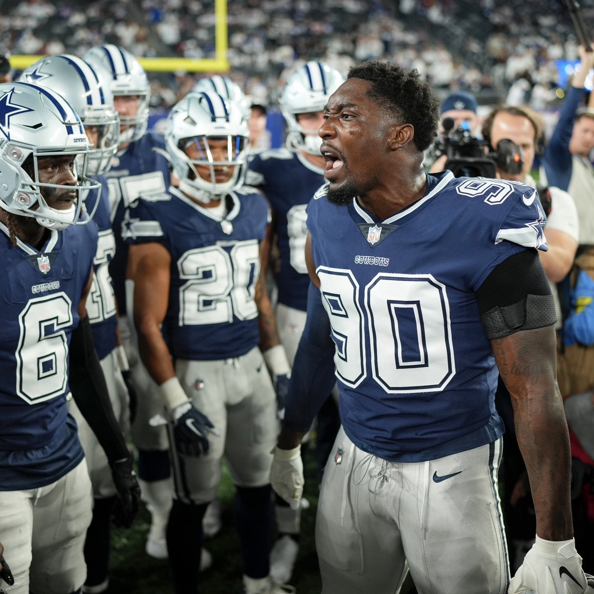 TankLawrence's tweet photo. ⏳ The Time Is Near. 🤘🏿 https://t.co/CUBJDHcsPe