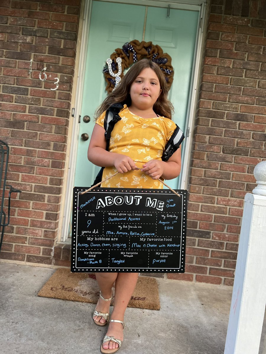 brandonrayshow's tweet photo. @WUHU107 Happy 1st Day to Benjamin (5th Grade), Mackenzie (4th Grade), Caidyn (2nd Grade) @bristowelem Dad &amp; momma Sarah is so proud!!!! https://t.co/iuqx43xldX