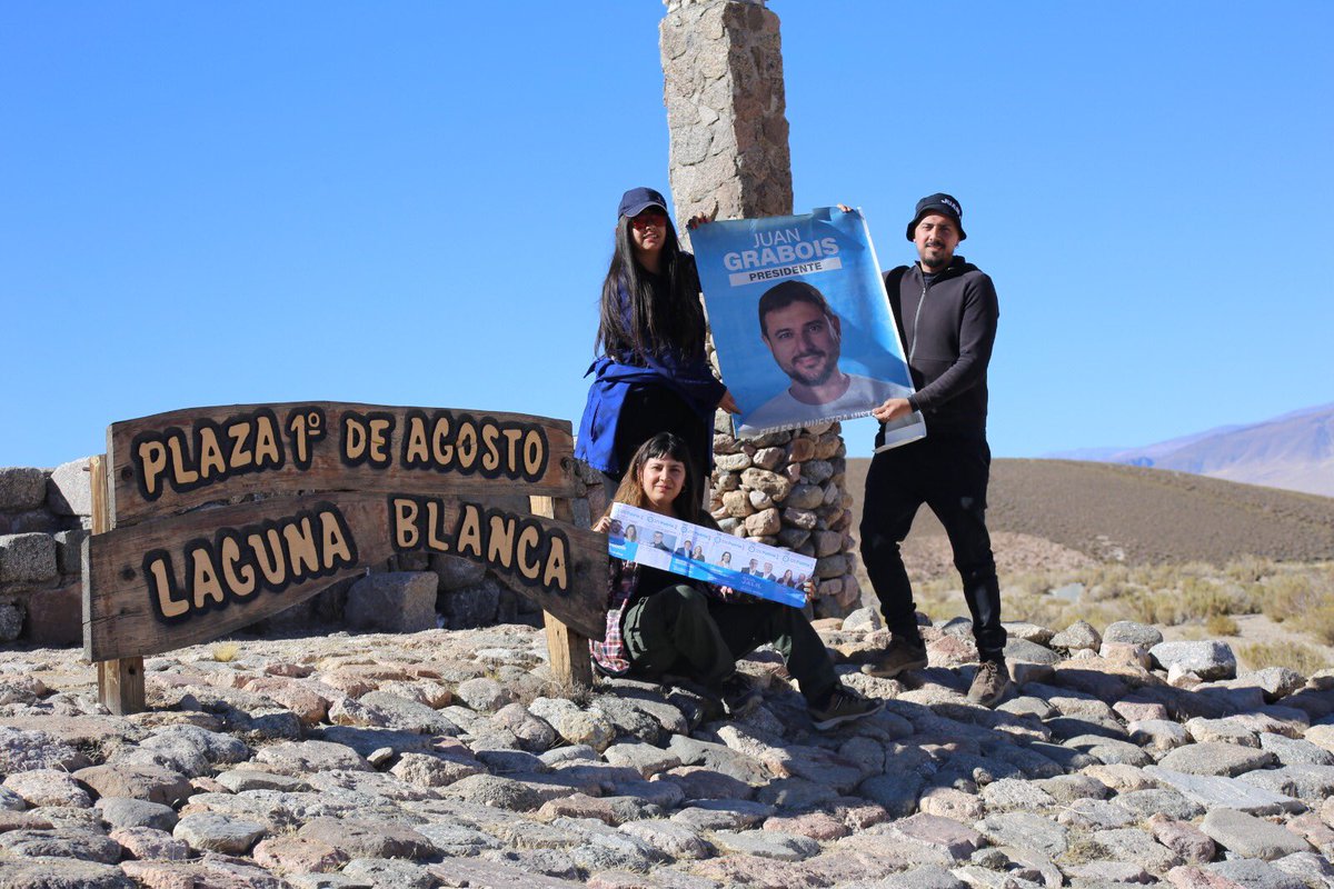 LuisRCastrooo's tweet photo. En Laguna Blanca a más de 3000 mts de altura, en todos lados militamos la campaña de @JuanGrabois. Queda poco pero no aflojamos ! 🇦🇷🇦🇷🇦🇷

@porlapatria_jg 

#juan23
#argentinahumana
#juanGraboispresidente https://t.co/ZcVyPbcfnM