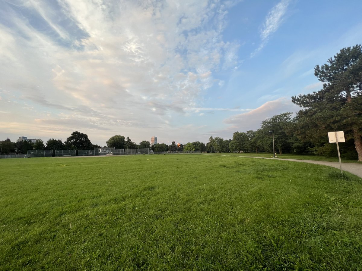 kunrup's tweet photo. Wednesday early morning run around Bramlea Woods. It is a comfortable and pleasant weather.
#brampton #stayactive #staymotivated #activelifestyle #midweekmotivation #everydayrunner #running #runninggoals #runnersdiary #positivevibes #positivethinking https://t.co/4LFCVxrpKD