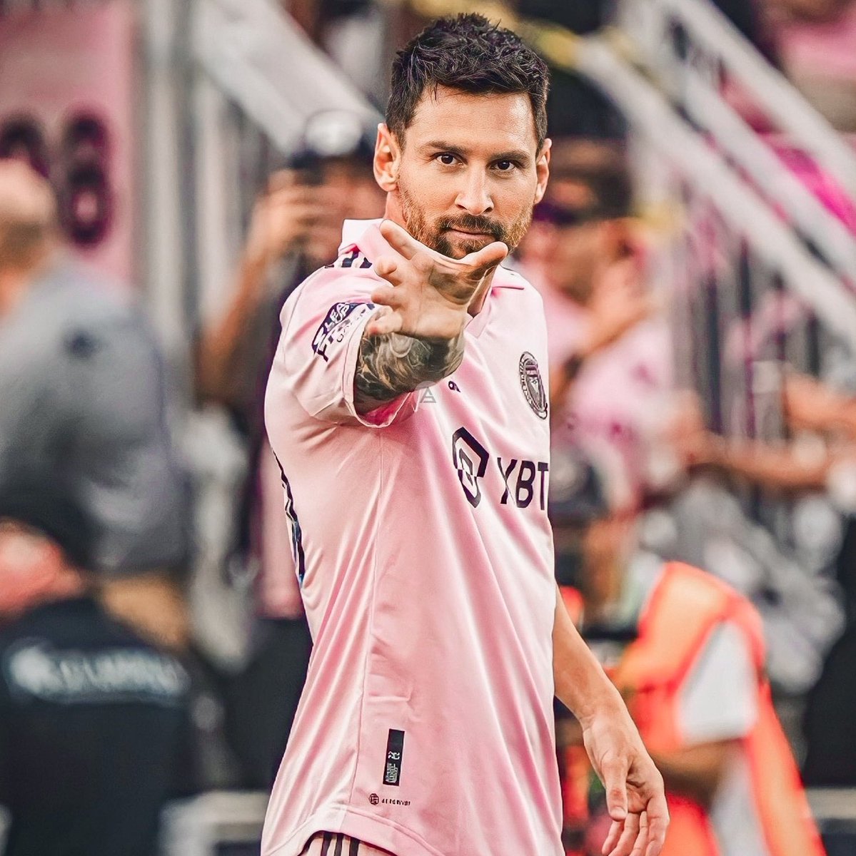 Ayush ⚡ tweet media