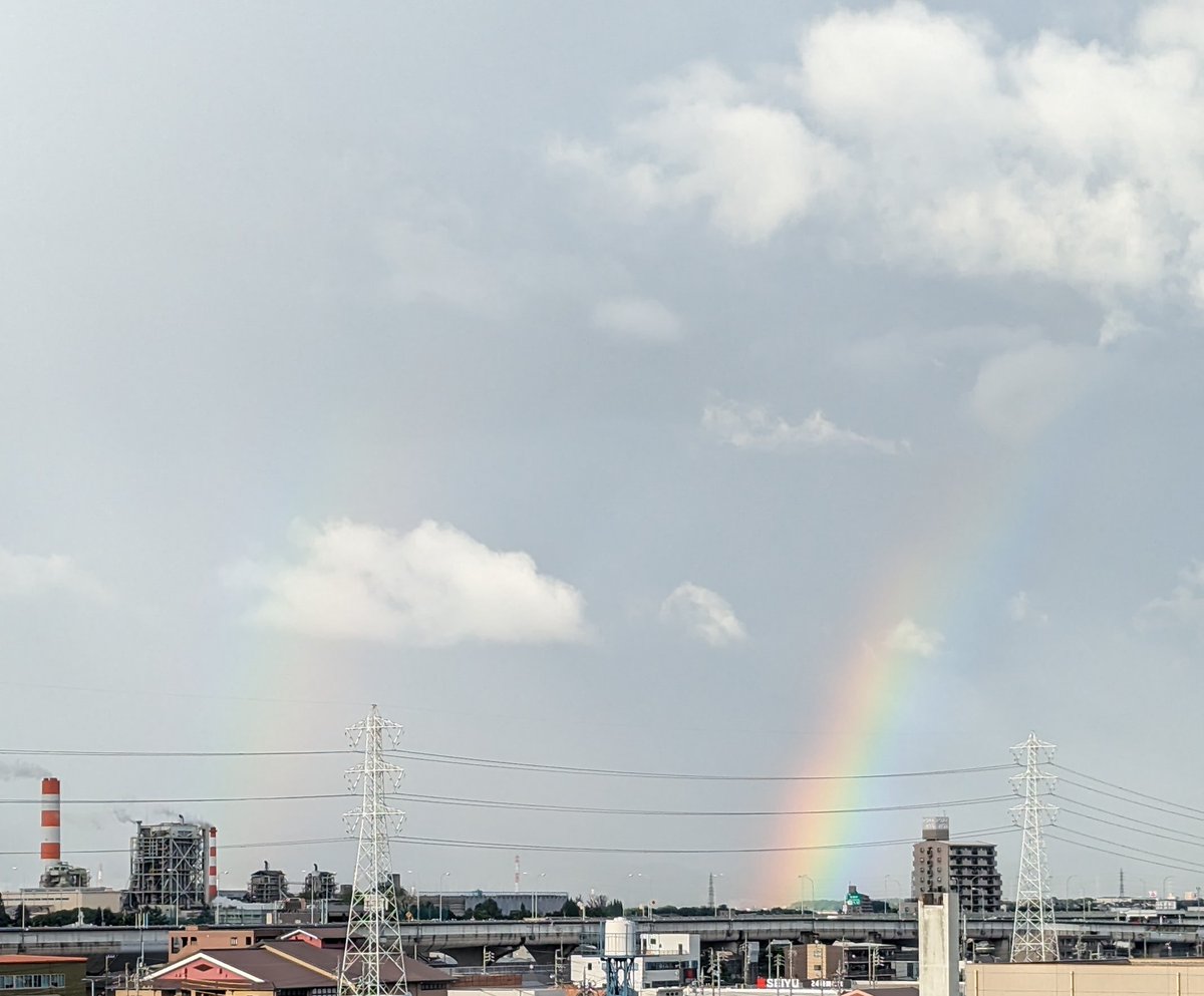 kurokt0's tweet photo. ダブルレインボー！

初めてみ��🌈 https://t.co/kMyht8Ea6f