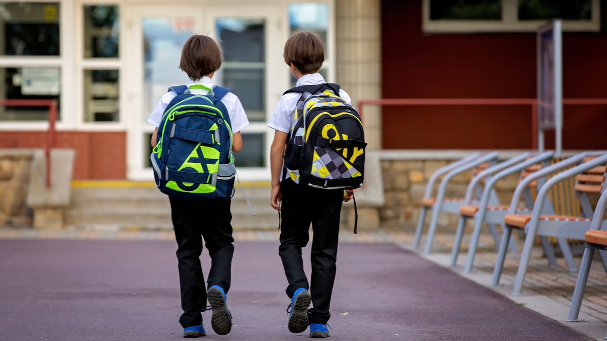 Experian's tweet image. As you gear up for back-to-school shopping, remember to protect your personal information! Be cautious of phishing scams, use secure payment methods and keep an eye on your credit report. Learn more: experian.com/blogs/ask-expe… #IdentityTheftProtection #BackToSchool