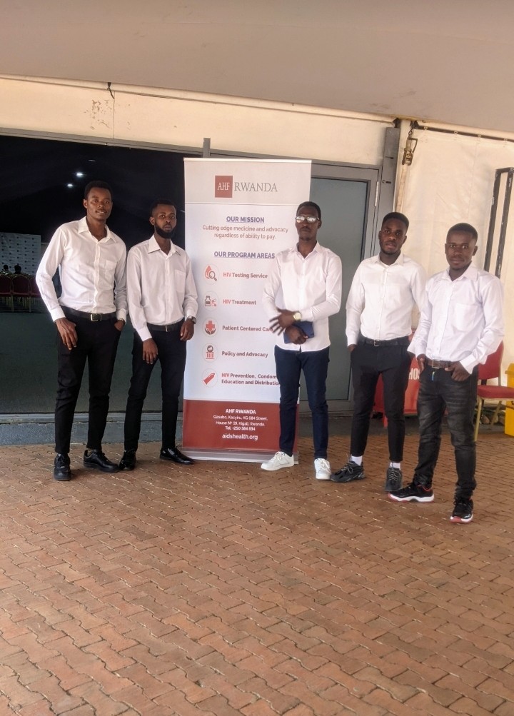 RyvcpC's tweet image. Aka kanya muri Camp kigali hari kubera igikorwa cyo gukangurira urubyiruko rwa Kaminuza w'u Rwanda ishami rya Nyarugenge Campus @urcst kwirinda Virus itera sida n'izindi ndwara zandurira mu mibonano muzabitsina. @ahfrwanda @NyarugengeV