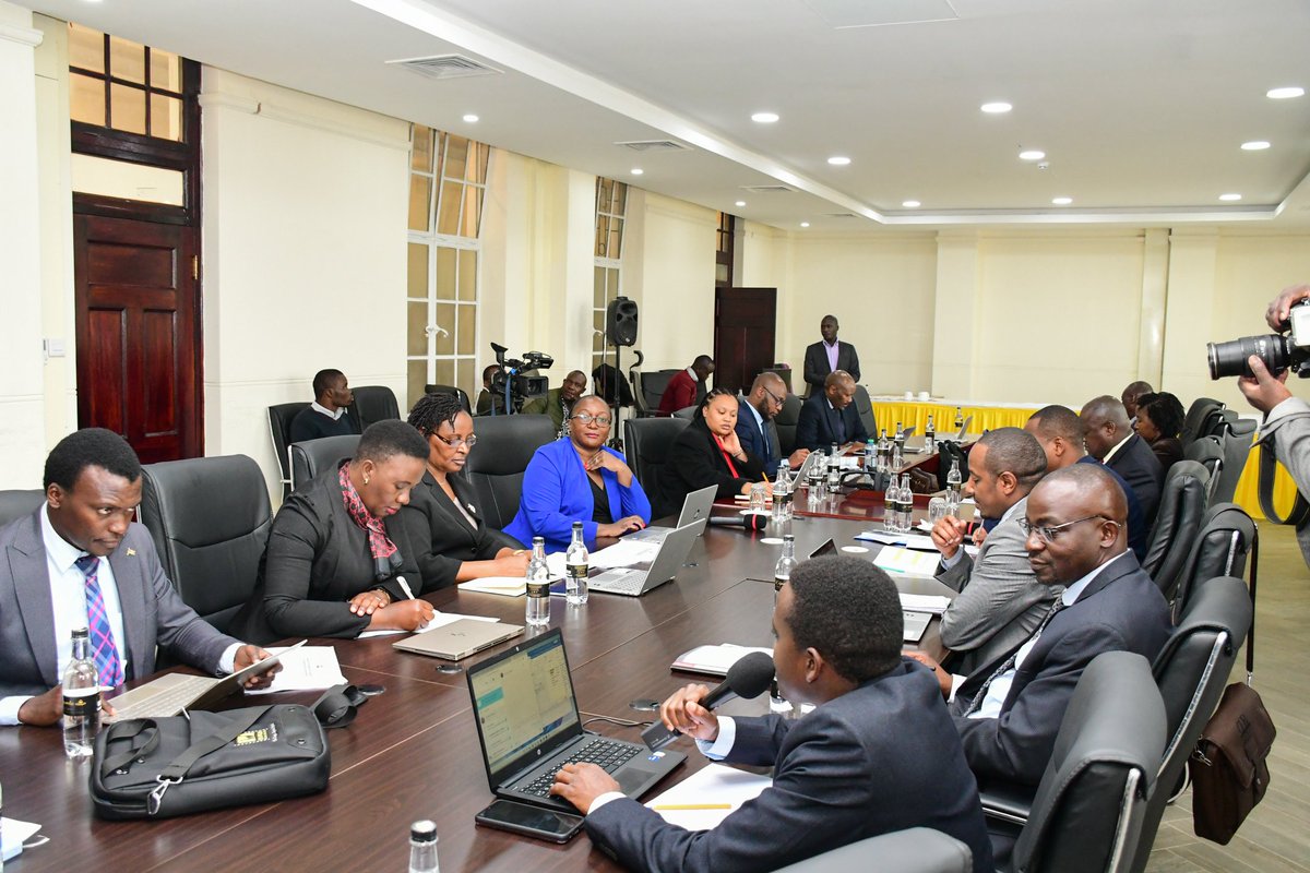 SDY_Ke's tweet photo. Happening now! Discussion on the Govt Legislative Agenda (GLA) roundtable Head of Legal Services, Dr. Damaris Ogama representing PS @IsmailMaalim19 on the proposed priority legislative &amp; policy initiatives to the GLA validation panel. @AbabuNamwamba @moyasa_ke @ParlAffairsKE https://t.co/hd664kVRR7