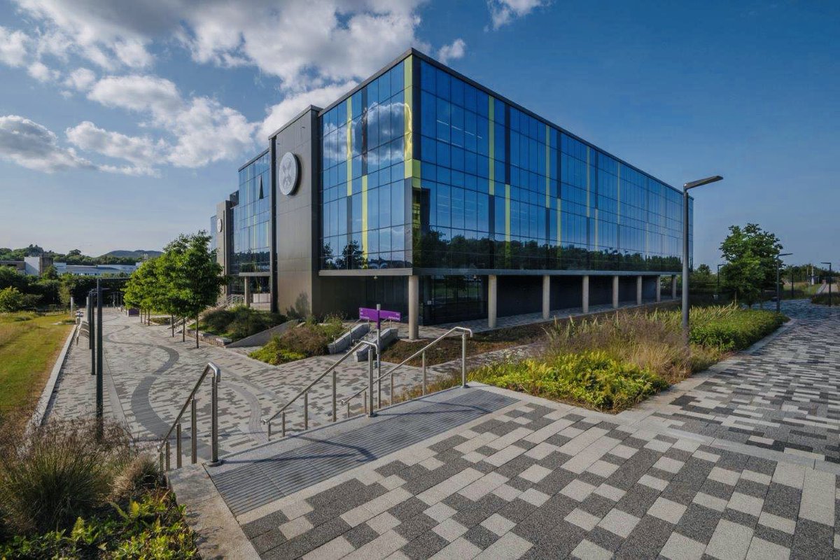 Hardscape_ENG's tweet photo. Kellen Lavaro Wit and Grijs Zwart paving and Newgrange concrete silver and black paving.
🏴
Landscape Architects: @WA_LLP
Paving Contractor: @balfourbeatty
🏴
#bioquarteredinburgh #regeneration #granite #paving #kellen #lavaro #newgrange #concrete https://t.co/89rRxH7O2n