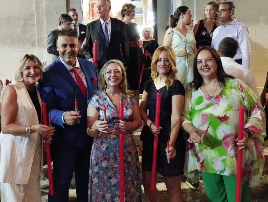 dipvalencia's tweet photo. La vicepresidenta, Natalia Enguix, ha participat en la processó del Santíssim Crist de la Fe a #Benicolet🎆
👉🏻És important mantindre vives les tradicions i conservar la història i els orígens dels nostres pobles.
📲 https://t.co/OuLlnHZdFw
#PerSemprePobles https://t.co/guOyhV9a65