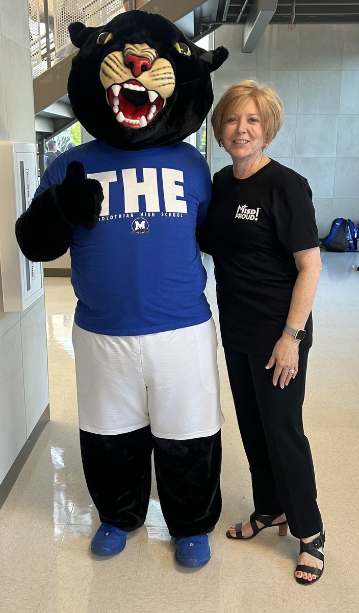 RowdytheMascot1's tweet photo. @RowdytheMascot1 πβs @krue810 !!
We are #MISDPROUD sheβs here in @MidlothianISD !!! πΎπ£ #MISDCONVOCATION #Momentum https://t.co/nI0K69WexO