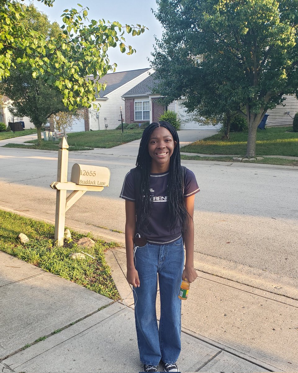 CovenantKeeper7's tweet photo. First Day Of School!!! My baby...JadaGirl 11th grade...oh my look at my baby!!!❤🥰❤
#FirstDay2023 #JadaGirl   #JesusGirl  #FearfullyAndWonderfullyMade #AppleOfHisEye #ClassOf2025 https://t.co/AmkfPfDFSJ