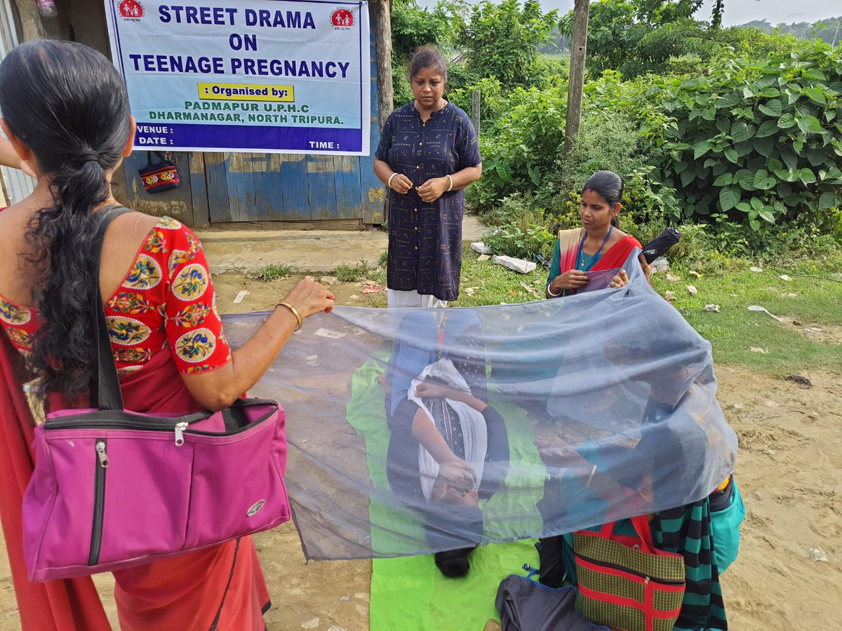DrBireswar's tweet photo. Today street drama on teenage pregnancy held at Venu -Railgate durgapur and signal basi... under padmapur uphc, in presence with asha,asha facilator n ward members https://t.co/X74C6EZklt