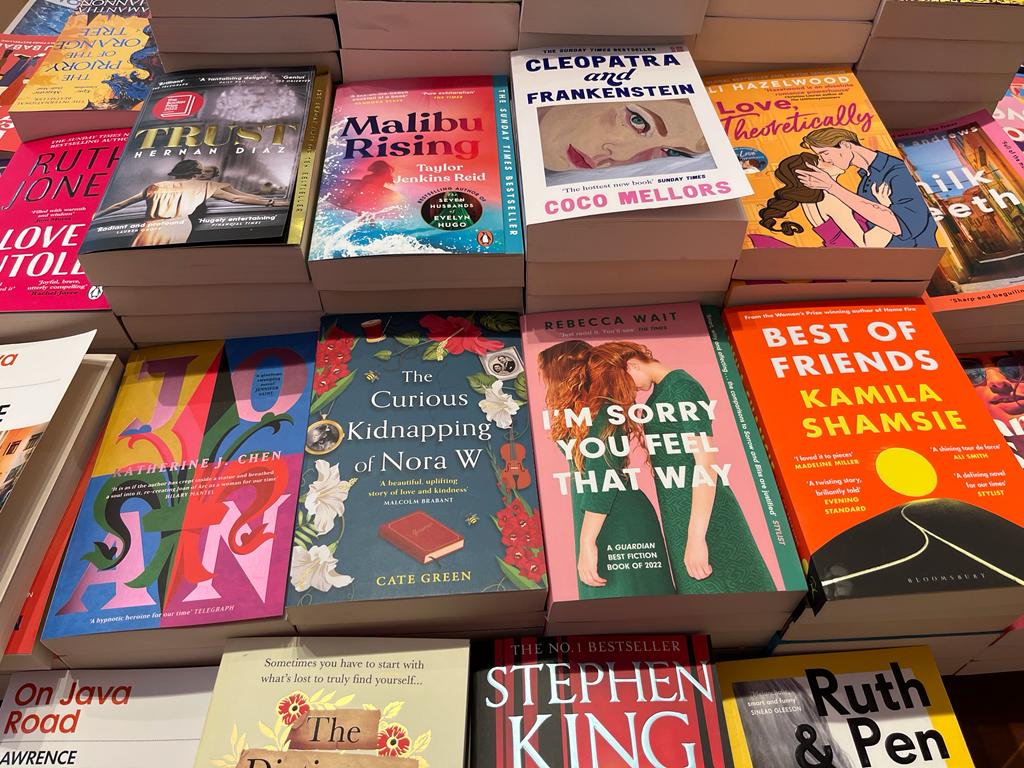 saracategreen's tweet photo. Such a thrill to see my debut #TheCuriousKidnappingofNoraW in so many of the bookshops in Bucks/Beds/Herts where I grew up. Thanks to the local #TeamNora for helping spread the word. Support your local indie - #NoraW is available to order on Hive: 
https://t.co/DdQD6QoS31 https://t.co/aY1fTY7MiO