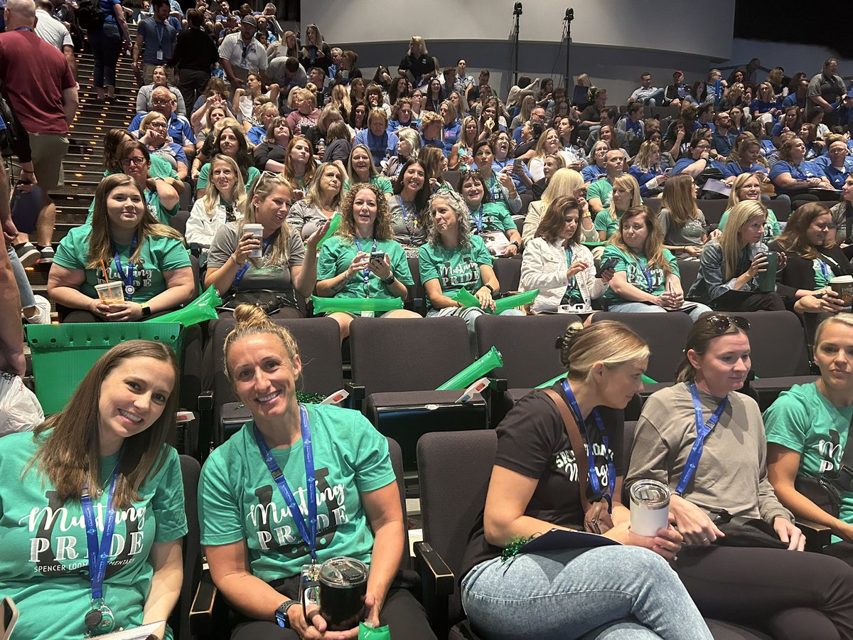 Spencer Loomis teachers are ready for a new year! #LZdistrict95 #loomislearns