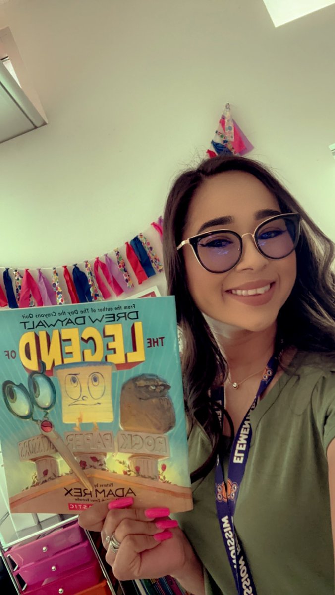 Ms_Serrano_MRES's tweet image. National Book Lovers Day! Excited to share my favorite book with my owlsome scholars! 🦉📚
@MRodriguez_MRES @MissionridgeE @MRidge_ES @ALozano_MRES @SAguirre_MRES 
#sisd