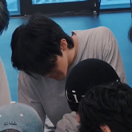 itsmeleefe's tweet photo. มาร์คตอนผมยาวแบบนี้แล้วไม่ได้เซตผมคือที่ ㅠㅠㅠㅠ https://t.co/6AS5nnr7pK