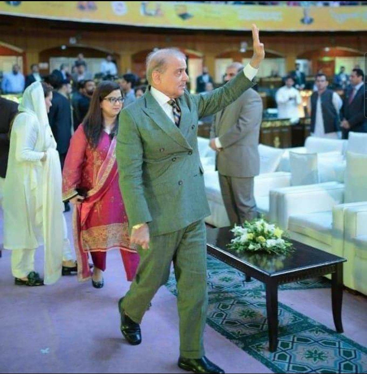 RashidNasrulah's tweet photo. خوبصورت جملہ، شہباز سپیڈ کیلئے https://t.co/bZ2XFbpfsL