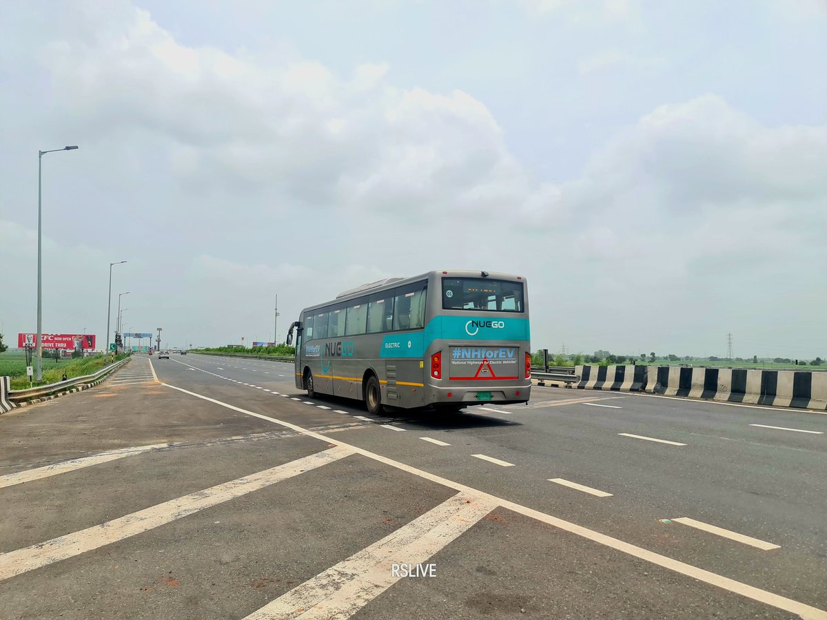 rsliveIndia's tweet photo. Testing of electrical buses is being done on Delhi Meerut Expressway. Soon you will get to see many electrical buses on this #expressway, with the help of which you can travel from #Delhi to #Meerut and #Haridwar.
#rslive #NHforEV #EV https://t.co/6b8THJn1We