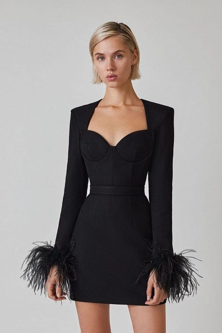 mideshugaa's tweet photo. It's friend's engagement party 🥳🥳
Dress code: Black &amp; sexy.

What are you wearing?! https://t.co/szseEFZ0hq