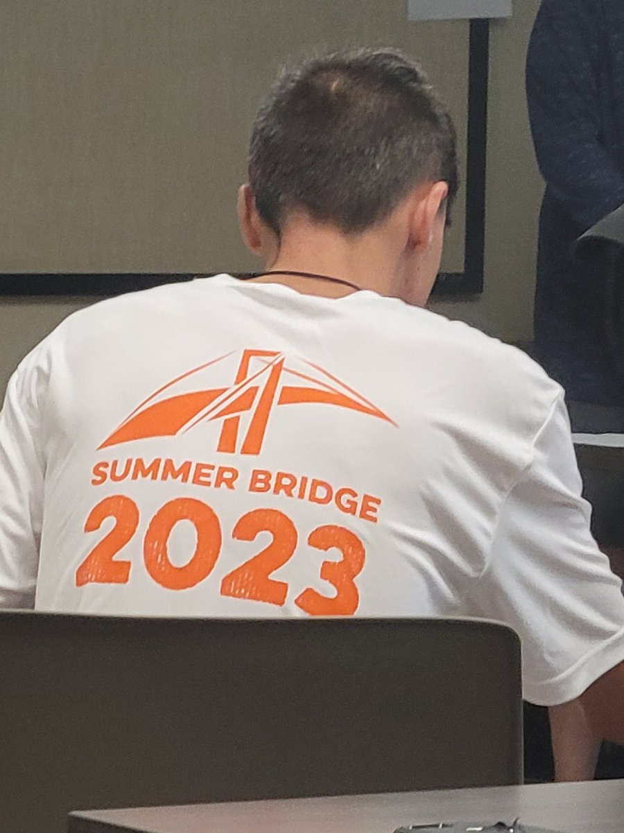 RobinHebert3's tweet photo. I just can't get enough of #KySummerBridge. Opening doors for students is what it's all about! @apelli2 @PhyllisClark @CEC_KY https://t.co/HeBQpJAZCG