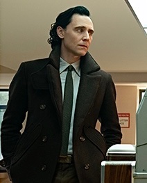 havanesemom13's tweet photo. Tom Hiddleston ready to showcase every emotion on the dramatic spectrum while standing at a McDonald’s register https://t.co/7ePi1ijeFM