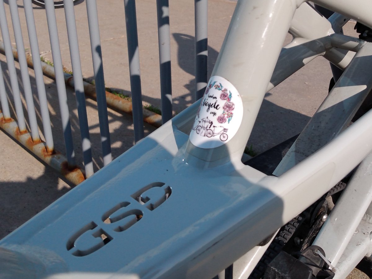 JagVillani's tweet image. Seen at the office #velogat/#ottbike parking: someone got a Tern GSD from @LdnOntBikeCafe!
