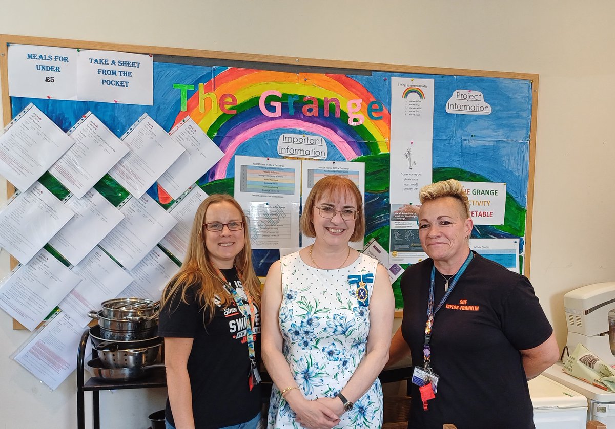 JeanCWhite's tweet photo. My thanks to CTM MIND counsellors for inviting me to a kitchen chat about nutrition, exercise, body image and mental wellbeing with residents at The Grange @ctmmind @STaylorFranklin. Impressed with the work they carry out to support homeless young people here. https://t.co/pzbzt4PshR