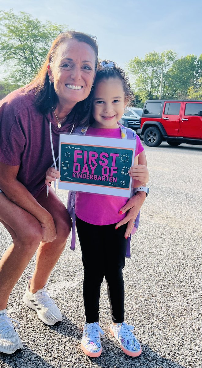 kunkle18's tweet photo. The day is here! Little P is off to Kindergarten and we couldnโt be more excited for her! โค๏ธ#timeisflyingby https://t.co/aL9MvwR8kW