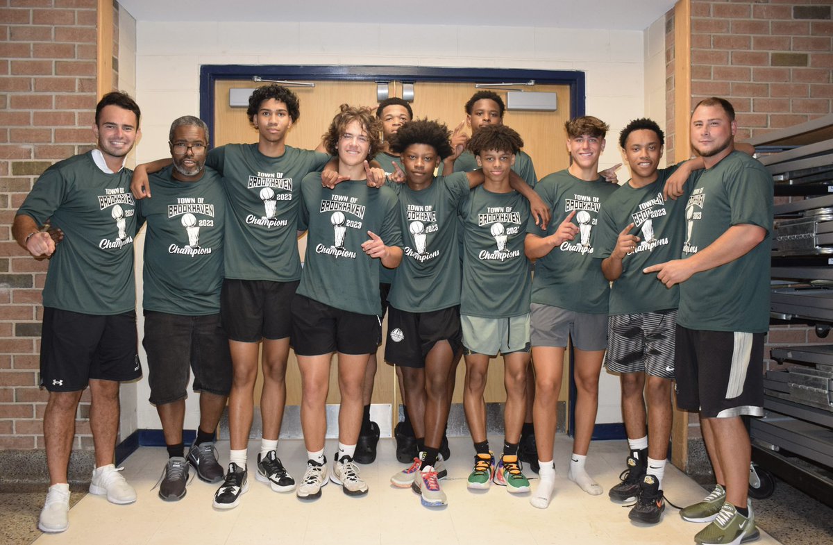 WilliamFloydSD's tweet photo. Town of Brookhaven Summer League Champions! 🏆🏀

Yesterday, the William Floyd High School boys’ varsity basketball team defeated Stony Brook by a score of 62-51 in the championship game and are 2023 Town of Brookhaven Summer League champions!

#LetsGoFloyd #FloydStrong 💪 https://t.co/hHar4cFnwm