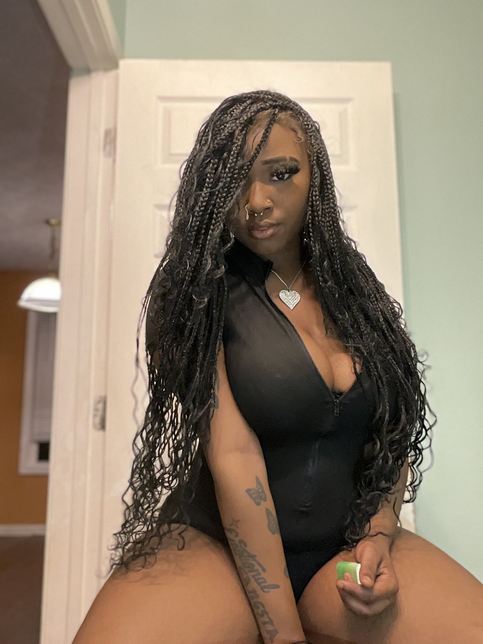 1 pic. Chocolate Twinkie 🧁🤍 https://t.co/0O193V5UeK