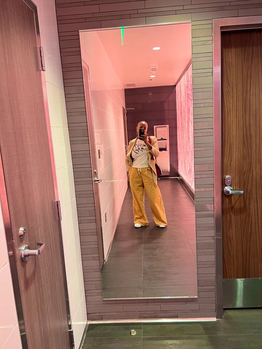Philly, see you soon 💋 https://t.co/ABADJokIgx